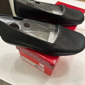 AEROSOLES Women's Classic Black Flats